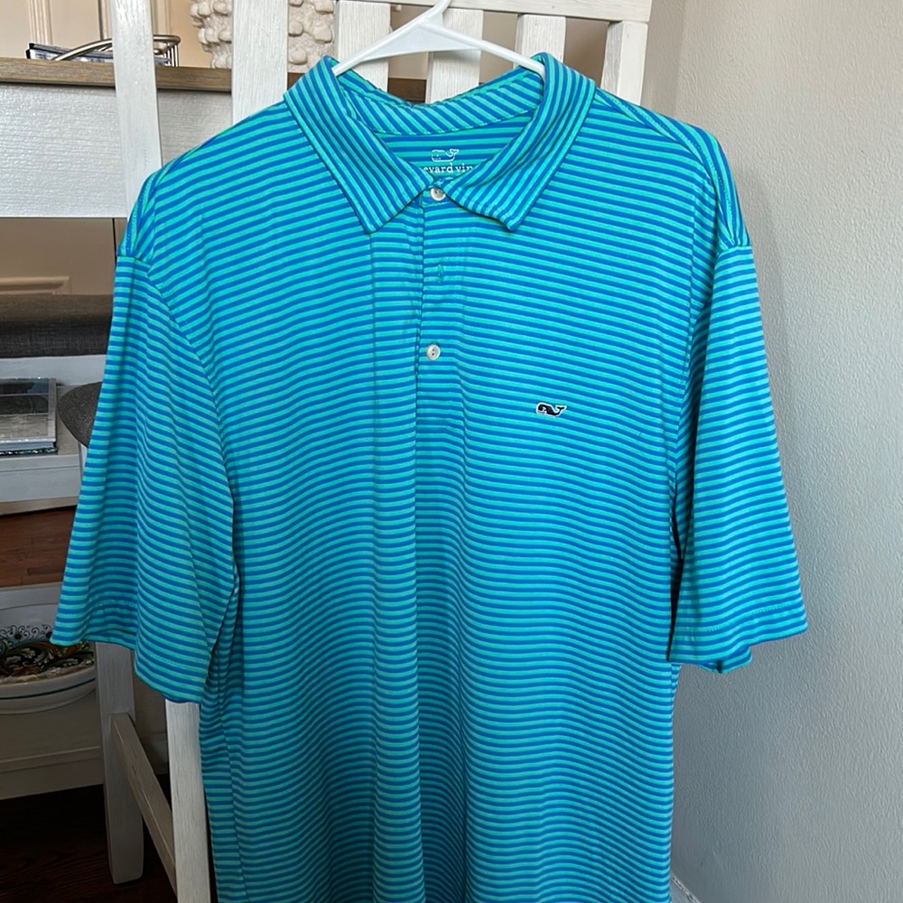 Vineyard vines, men’s collared short sleeved shirt